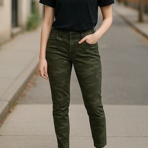 Social Standard By Sanctuary High-Rise Skinny Camo Jeans Size 16/33‎ Green